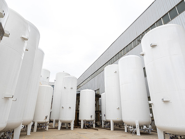 Liquid Nitrogen Storage Tanks
